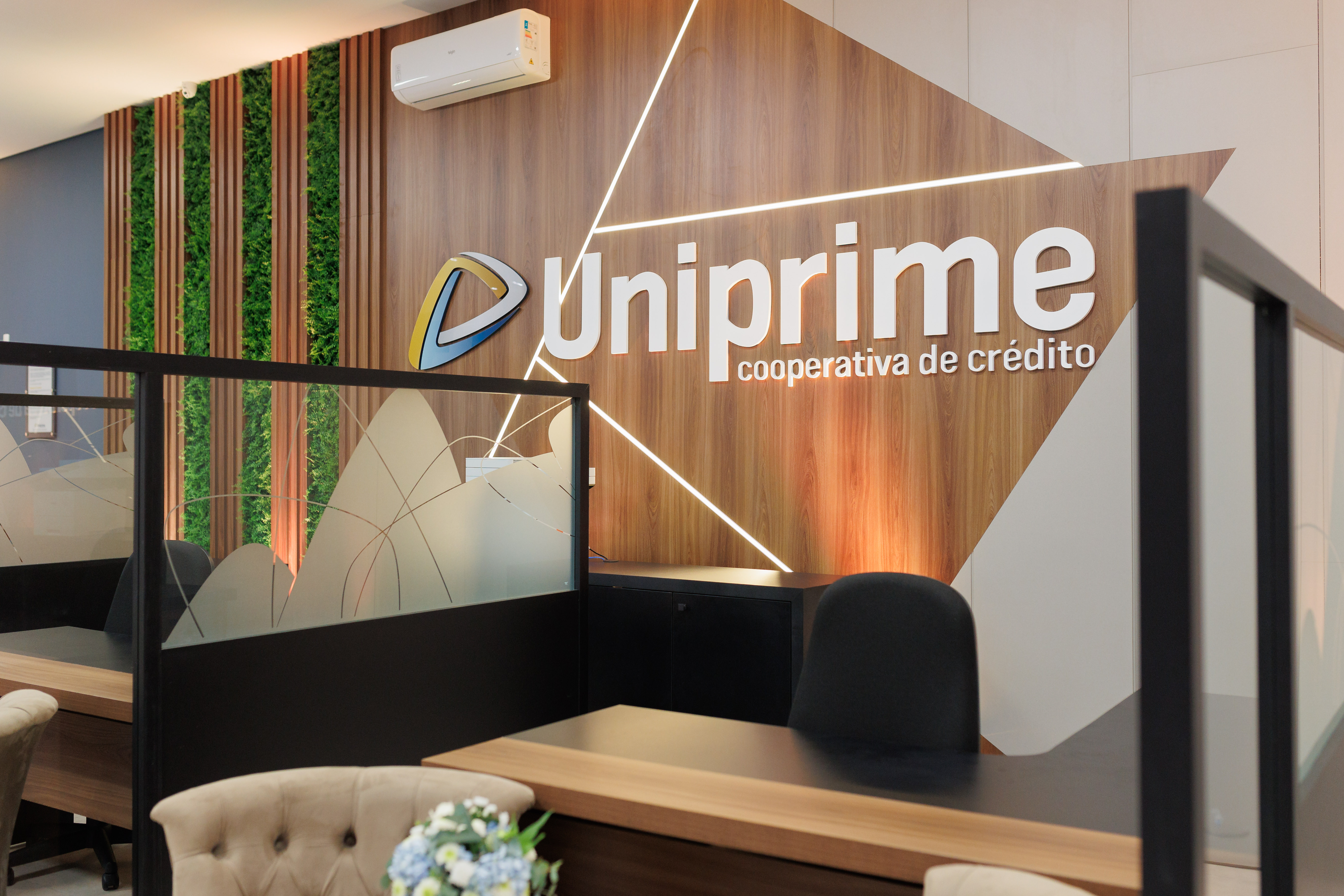 Lideranças prestigiam inauguração de nova unidade da Uniprime em PG