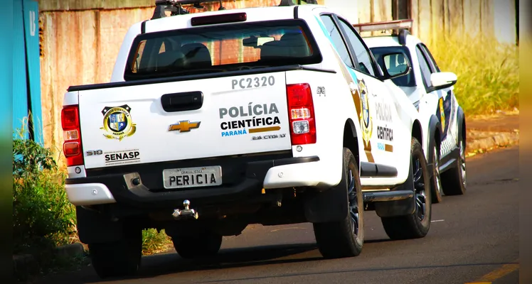 Agentes da Polícia Científica foram acionados para realizar a perícia no local.