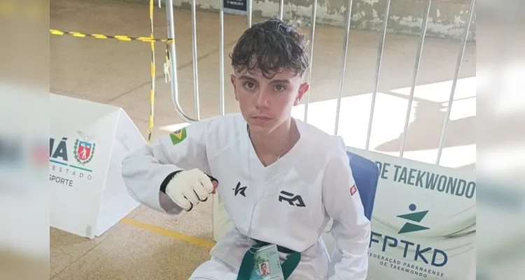 Alunos da equipe Junior Lima de Taekwondo participou da fase final da 70ª edição dos Jogos Escolares do Paraná (JEPS).