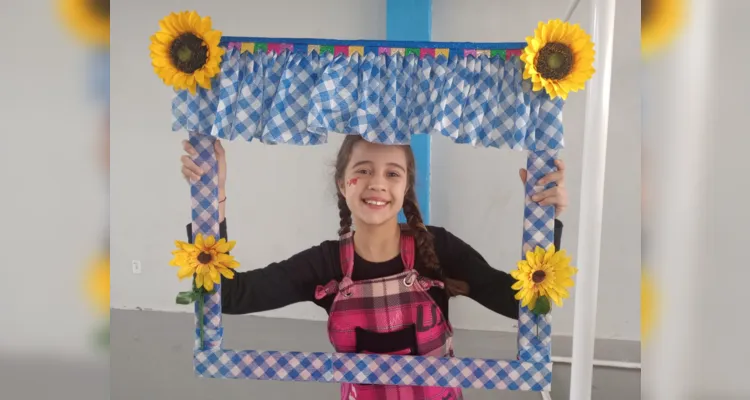 O projeto culminou com os alunos se fantasiando a caráter e realizando a apresentação da quadrilha na quadra da escolar.