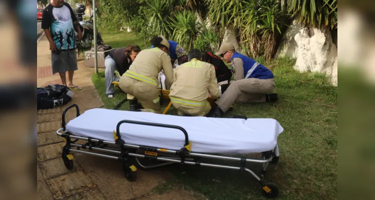 Jovem fica gravemente ferido ao cair de motocicleta, em Uvaranas, nesta sexta-feira (26) |