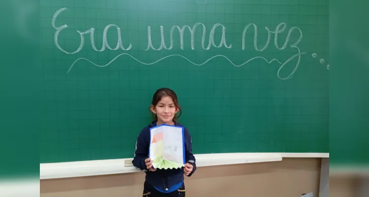 O projeto envolve várias dinâmicas e busca despertar o interesse dos alunos pela literatura.