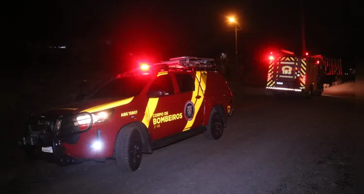 Incêndio em vegetação foi combatido na noite dessa quinta-feira