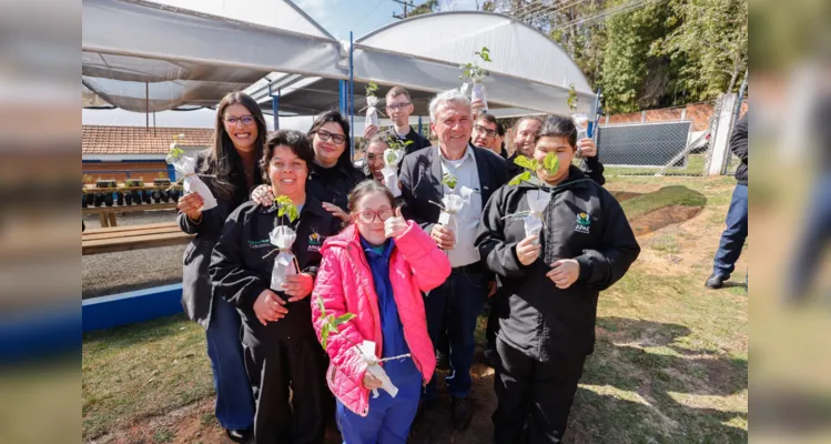 Projeto da Cocari inaugura Viveiro de Mudas na Apae de PG