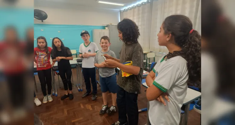 A proposta estimulou a cooperação entre os alunos e auxiliou na retomada das atividades em sala.