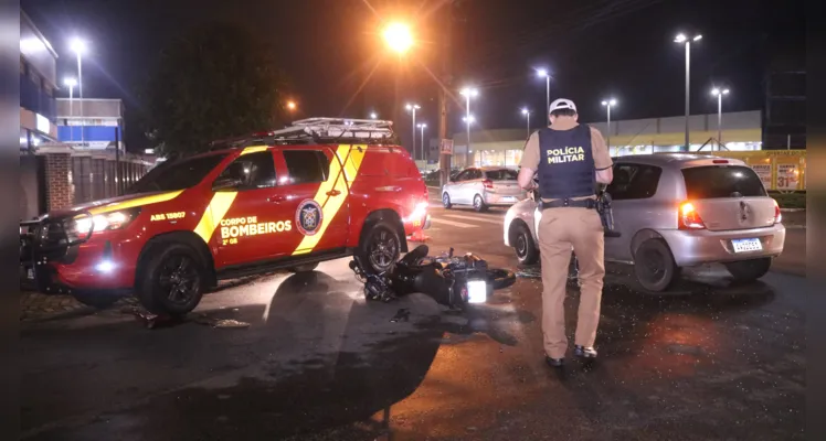 Acidente aconteceu na rua Franco Grilo.