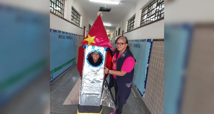 O resultado do trabalho foi exposta na escola para apreciação dos demais alunos.