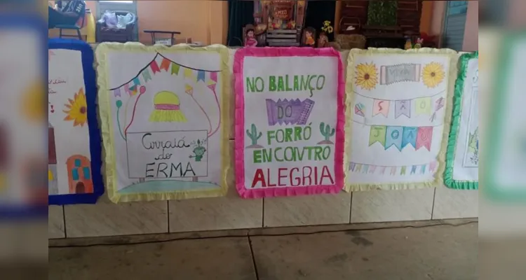 A turma realizou diversas propostas, como a elaboração de desenhos e a participação no tradicional festejo junino da escola.