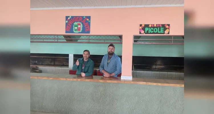 A turma realizou diversas propostas, como a elaboração de desenhos e a participação no tradicional festejo junino da escola.