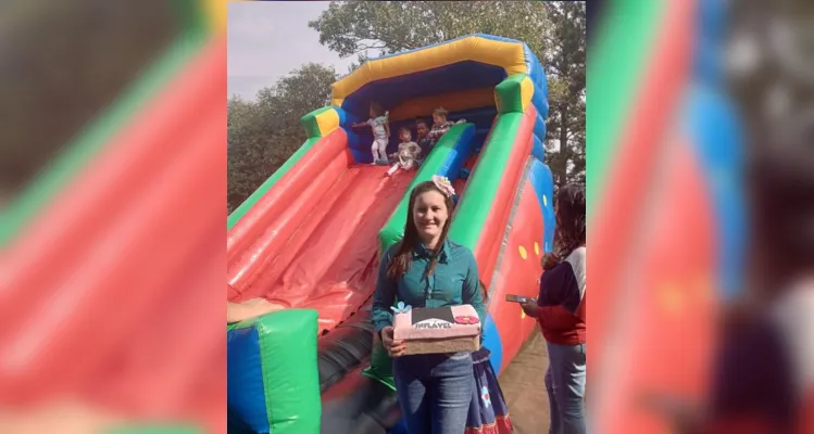 A turma realizou diversas propostas, como a elaboração de desenhos e a participação no tradicional festejo junino da escola.