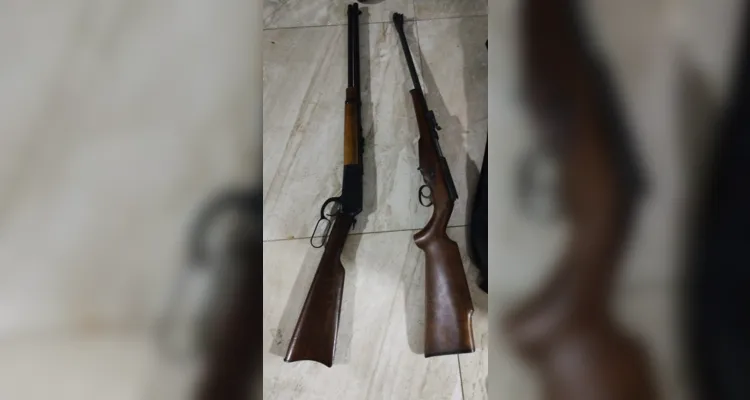 Armas e munições foram apreendidas em um cofre