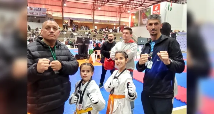 As equipes asseguraram troféus de 1º lugar nas categorias seletiva (São João), faixa colorida (Junior lima) e geral por equipes (Quedas).