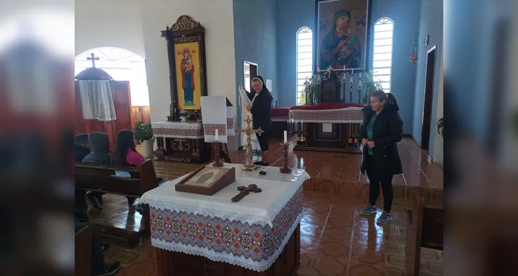 Veja as fotos da visita dos educandos à Igreja Católica de rito oriental.