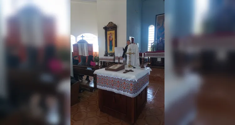 Veja as fotos da visita dos educandos à Igreja Católica de rito oriental.