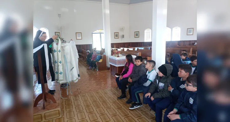 Veja as fotos da visita dos educandos à Igreja Católica de rito oriental.