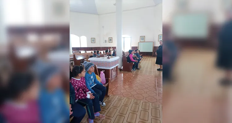 Veja as fotos da visita dos educandos à Igreja Católica de rito oriental.