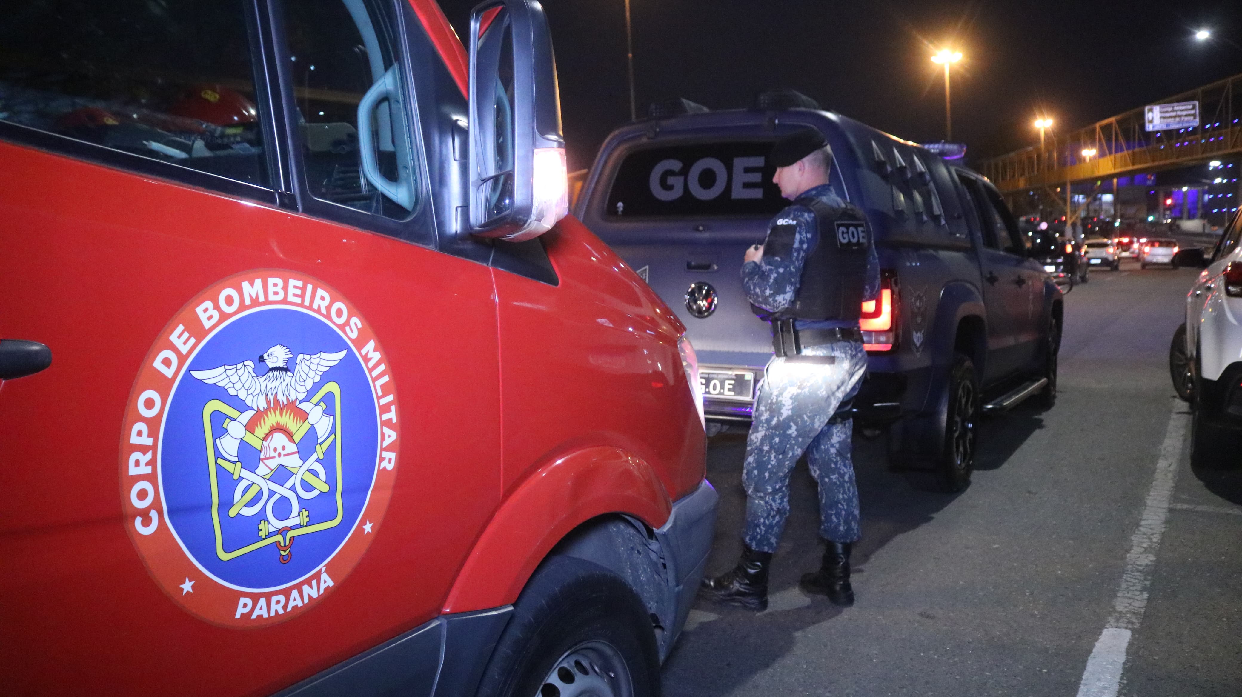 Equipes da Guarda Municipal e do Trânsito também foram ao local para tomar as providências cabíveis.