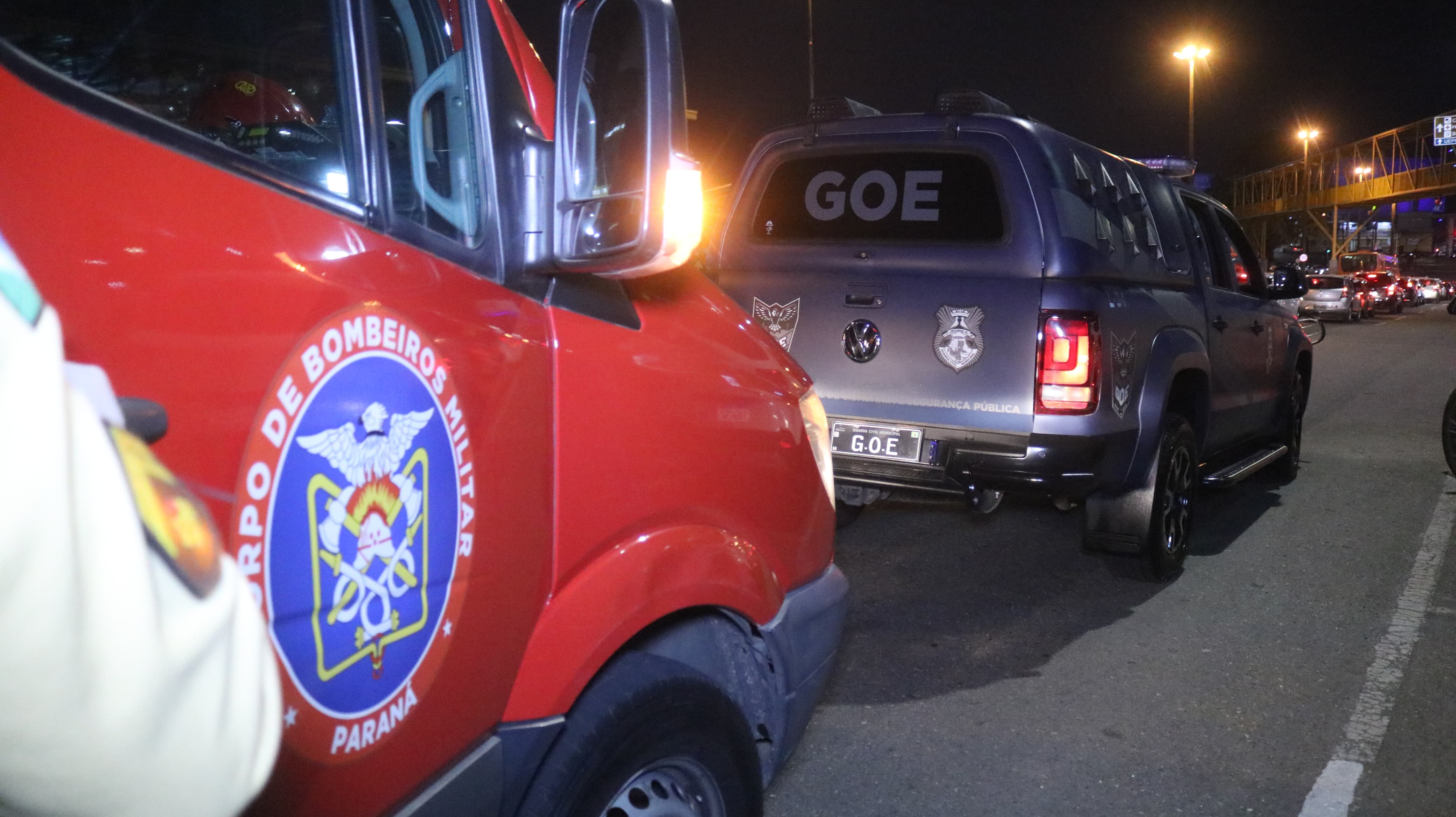 Equipes da Guarda Municipal e do Trânsito também foram ao local para tomar as providências cabíveis.