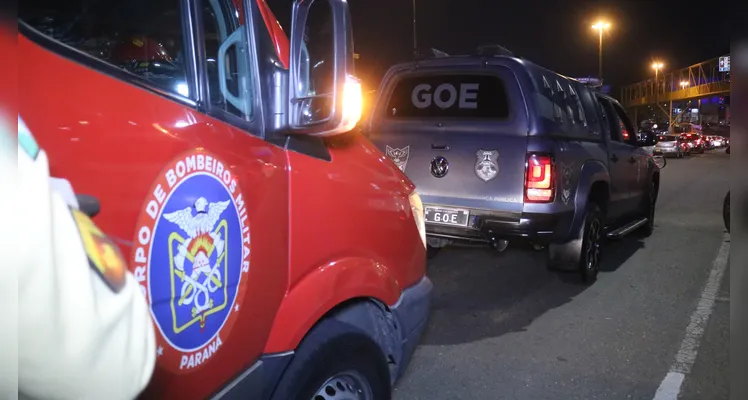 Equipes da Guarda Municipal e do Trânsito também foram ao local para tomar as providências cabíveis.