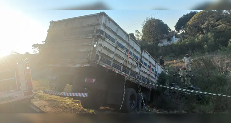 Acidente aconteceu por volta das 15 horas dessa sexta-feira (30)