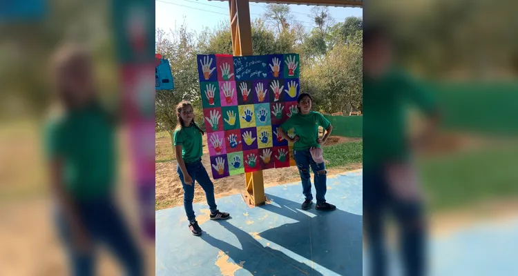 Os familiares puderam visitar as estações de trabalho e ver as atividades desenvolvidas pelos alunos.