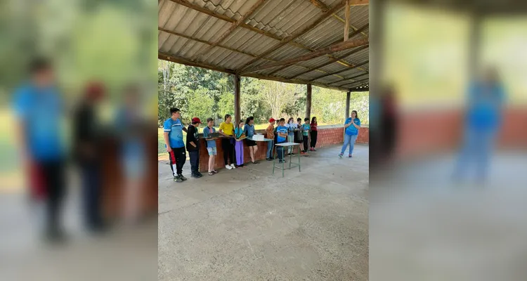 A turma também confeccionou maquetes representando formas de energia renovável.