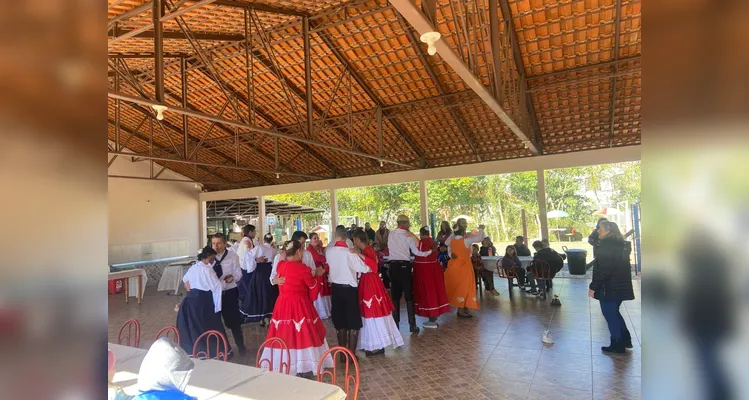 Confira os registros da visita dos educandos na associação do município.