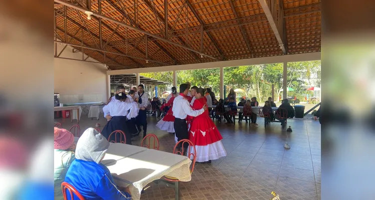 Confira os registros da visita dos educandos na associação do município.