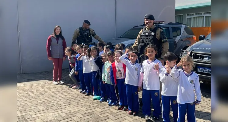 Ao todo, 51 crianças participaram de uma manhã repleta de aprendizado e diversão.