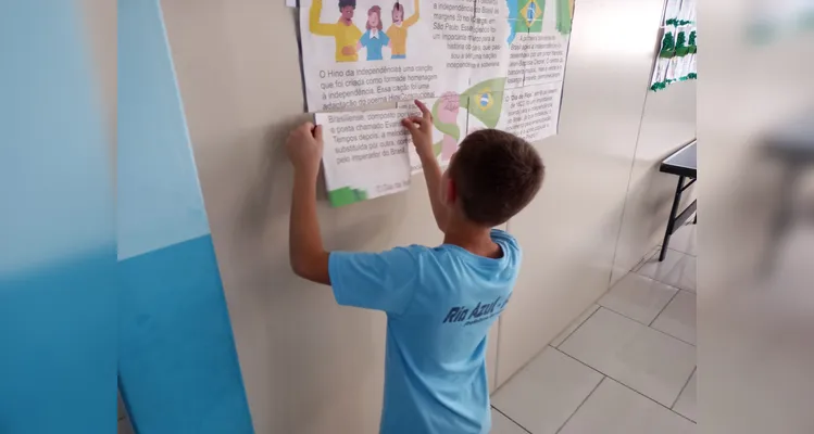 O resultado das pesquisas e trabalhos foram expostos em um mural na escola.