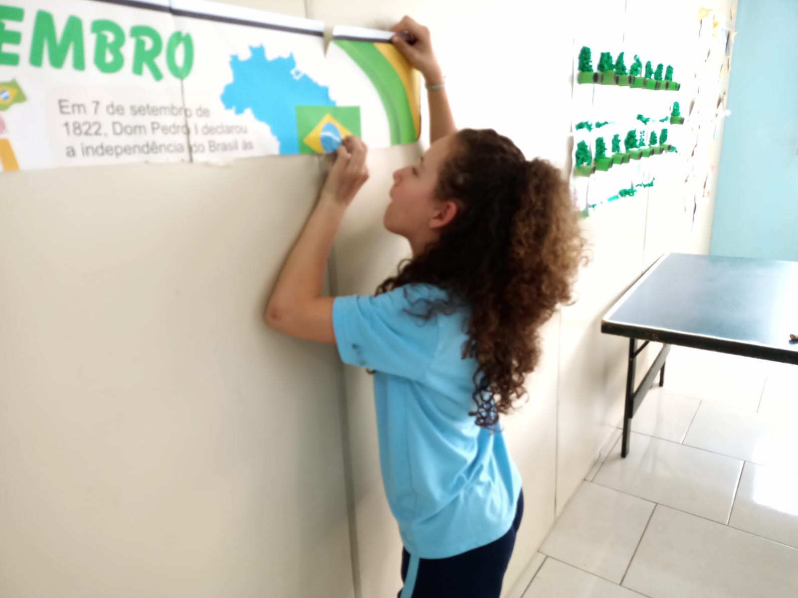 O resultado das pesquisas e trabalhos foram expostos em um mural na escola.