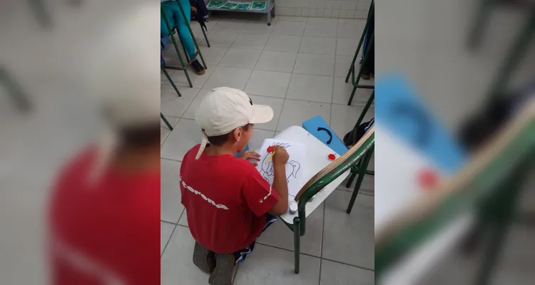 Educandos puderam fazer representações artísticas em sala de aula.