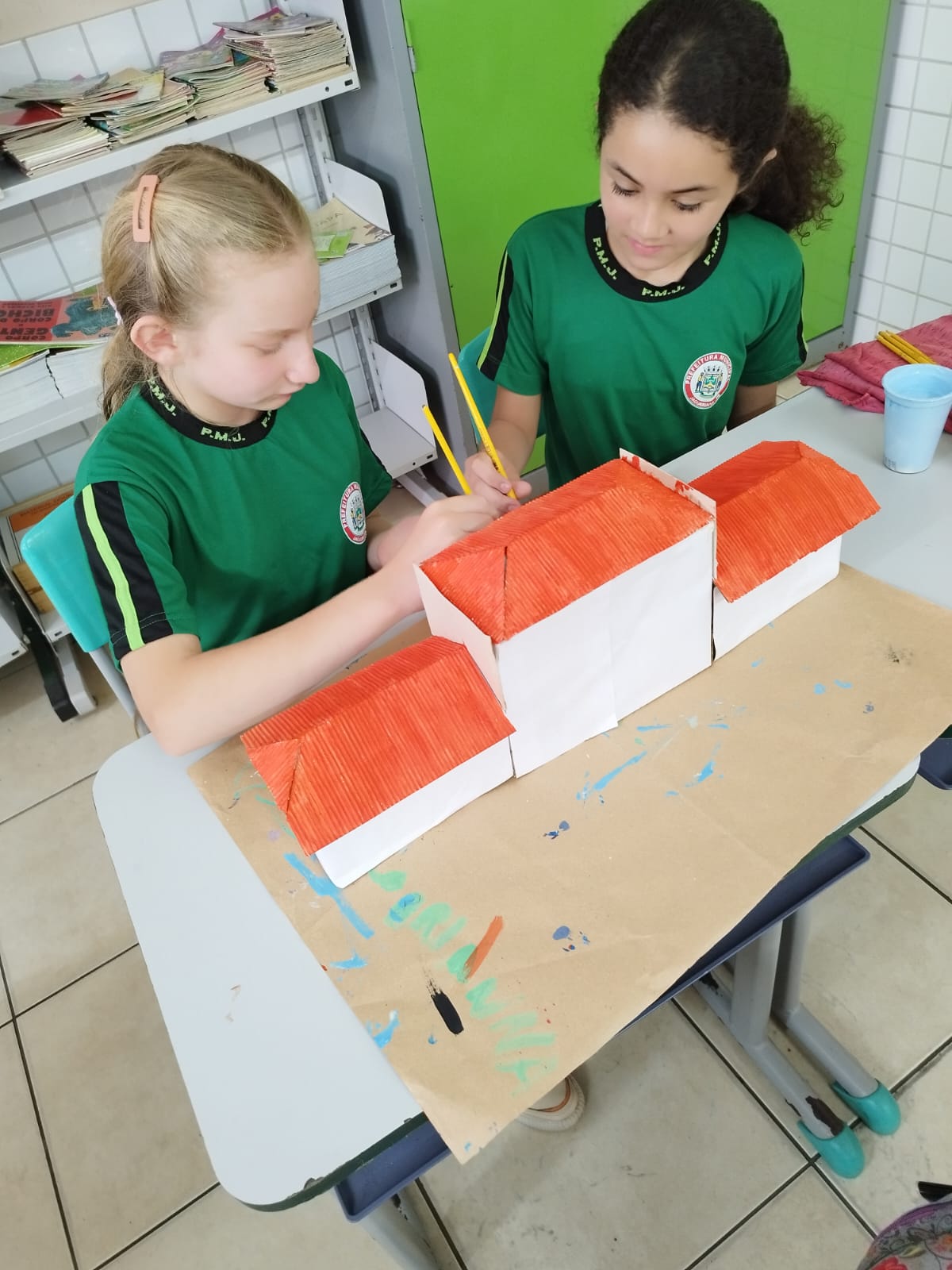 Confira as várias etapas dentro do trabalho realizado pelos alunos em sala de aula.