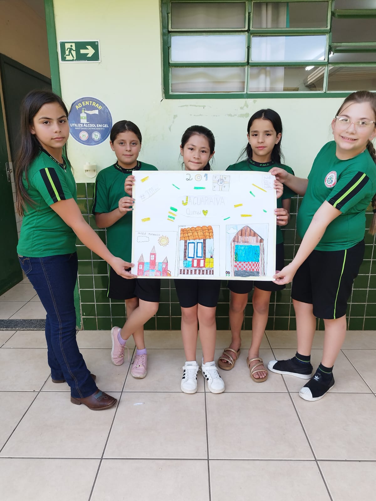 Confira as várias etapas dentro do trabalho realizado pelos alunos em sala de aula.