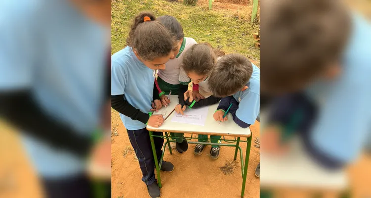 A atividade consistiu na resolução de situações-problema e busca pelos resultados na área da escola.