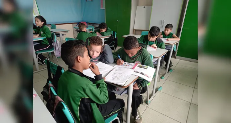 Veja os registros do diversificado trabalho em sala de aula.