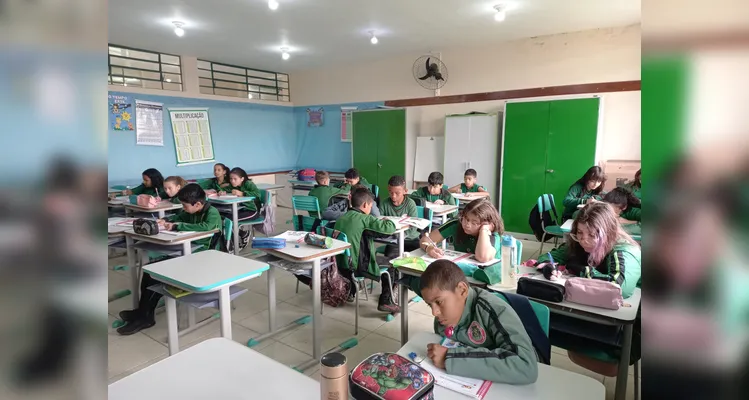 Veja os registros do diversificado trabalho em sala de aula.