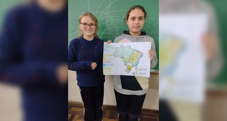 A turma também confeccionou representações do mapa do Brasil, destacando os biomas estudados.