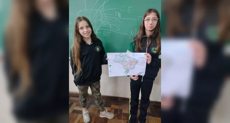 A turma também confeccionou representações do mapa do Brasil, destacando os biomas estudados.