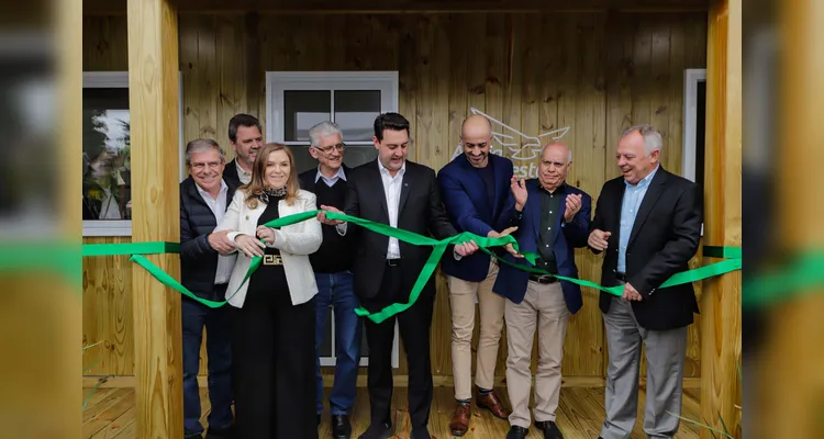 A assinatura aconteceu no evento em comemoração aos 80 anos da Secretaria de Estado da Agricultura e do Abastecimento (Seab).