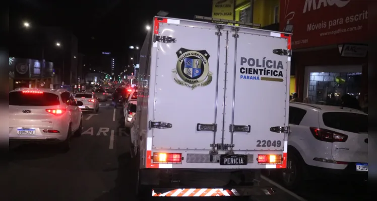 Mulher é morta a tiros no Centro de Ponta Grossa, enquanto trabalhava em trailer de lanches |