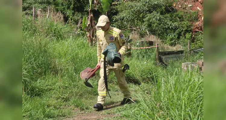 Corpo de Bombeiros auxiliou no resgate do cadáver.