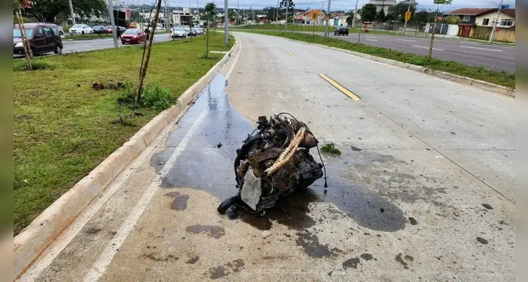 Motor do carro que causou o acidente foi arrancado |