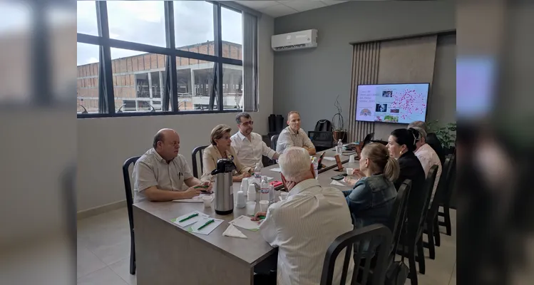 Encontro entre candidatas à Prefeitura de Ponta Grossa e lideranças da Associação Médica serviu para debater questões do sistema de saúde pública municipal |