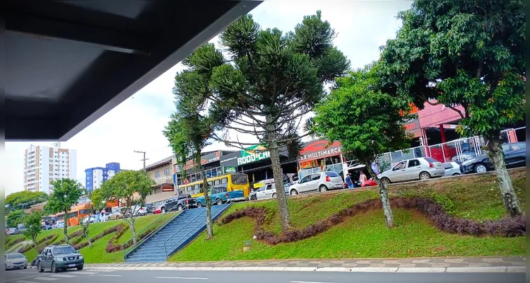 Trânsito intenso foi registrado na avenida João Manoel dos Santos Ribas.