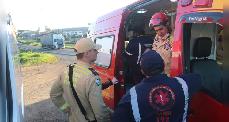 Equipes de socorro fizeram os primeiros atendimentos.