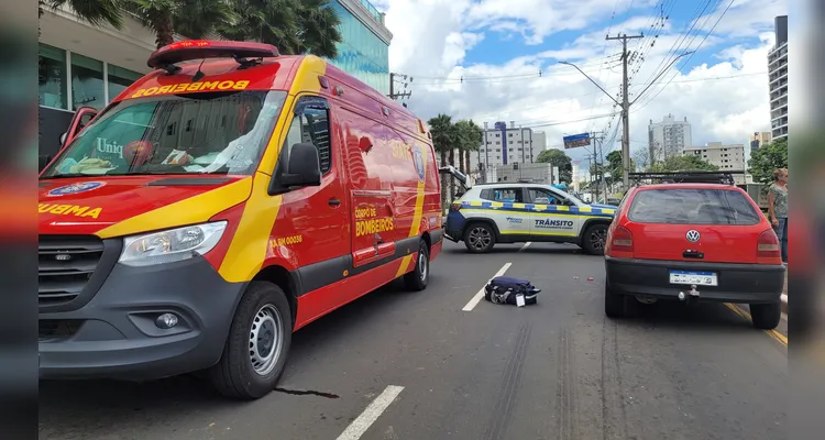 Mulher é atropelada no Centro de PG e fica ferida na cabeça