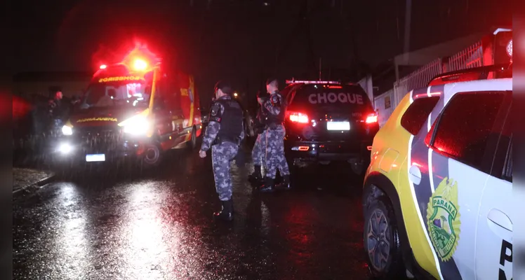 Polícia Militar e Batalhão de Choque acompanharam a ocorrência.