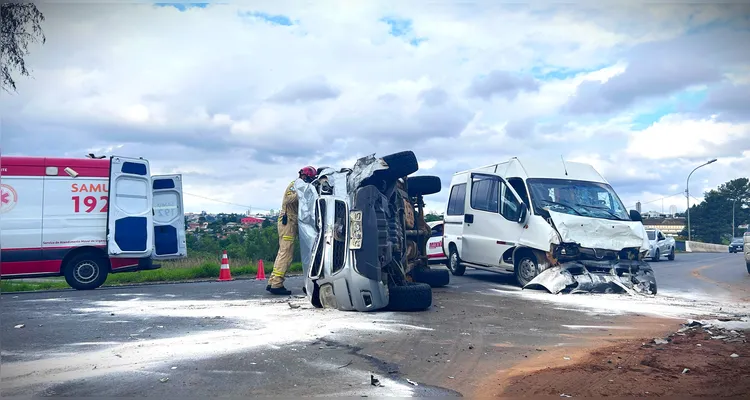 Colisão aconteceu na avenida Almirante Tamandaré.