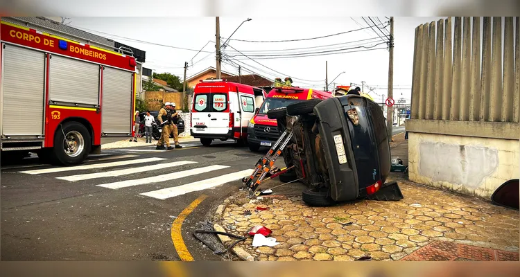 Veja novas imagens do acidente de trânsito com capotamento em PG